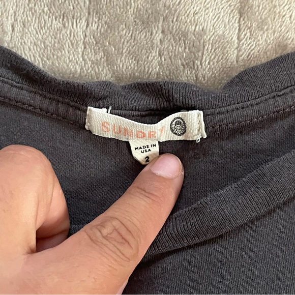 Sundry J’Adore Le Rock Distressed Tank Medium - Picture 4 of 6